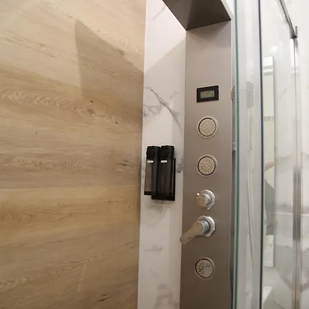 Homely In Apartamento Roma